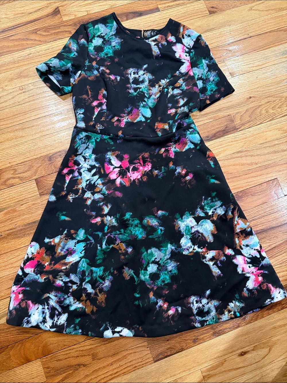 Black Floral-Print Midi Dress with Short Sleeves